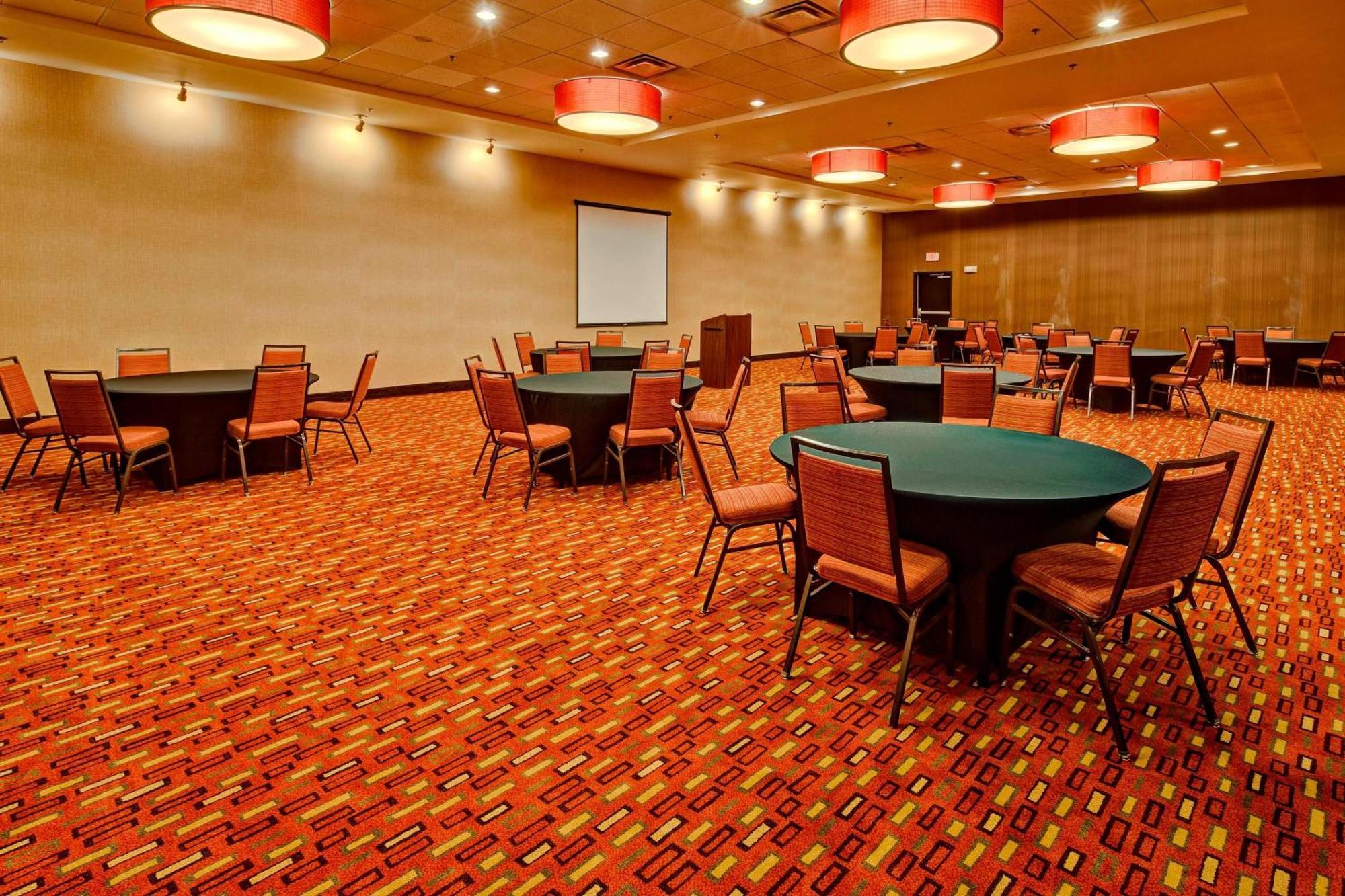 Courtyard By Marriott Midland Hotel Bagian luar foto