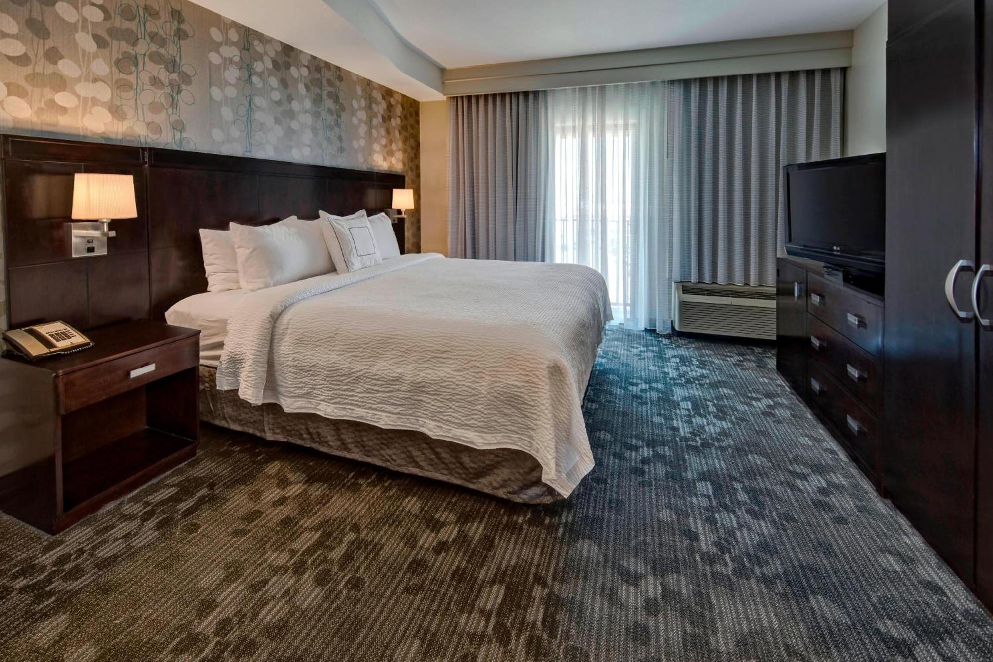 Courtyard By Marriott Midland Hotel Bagian luar foto