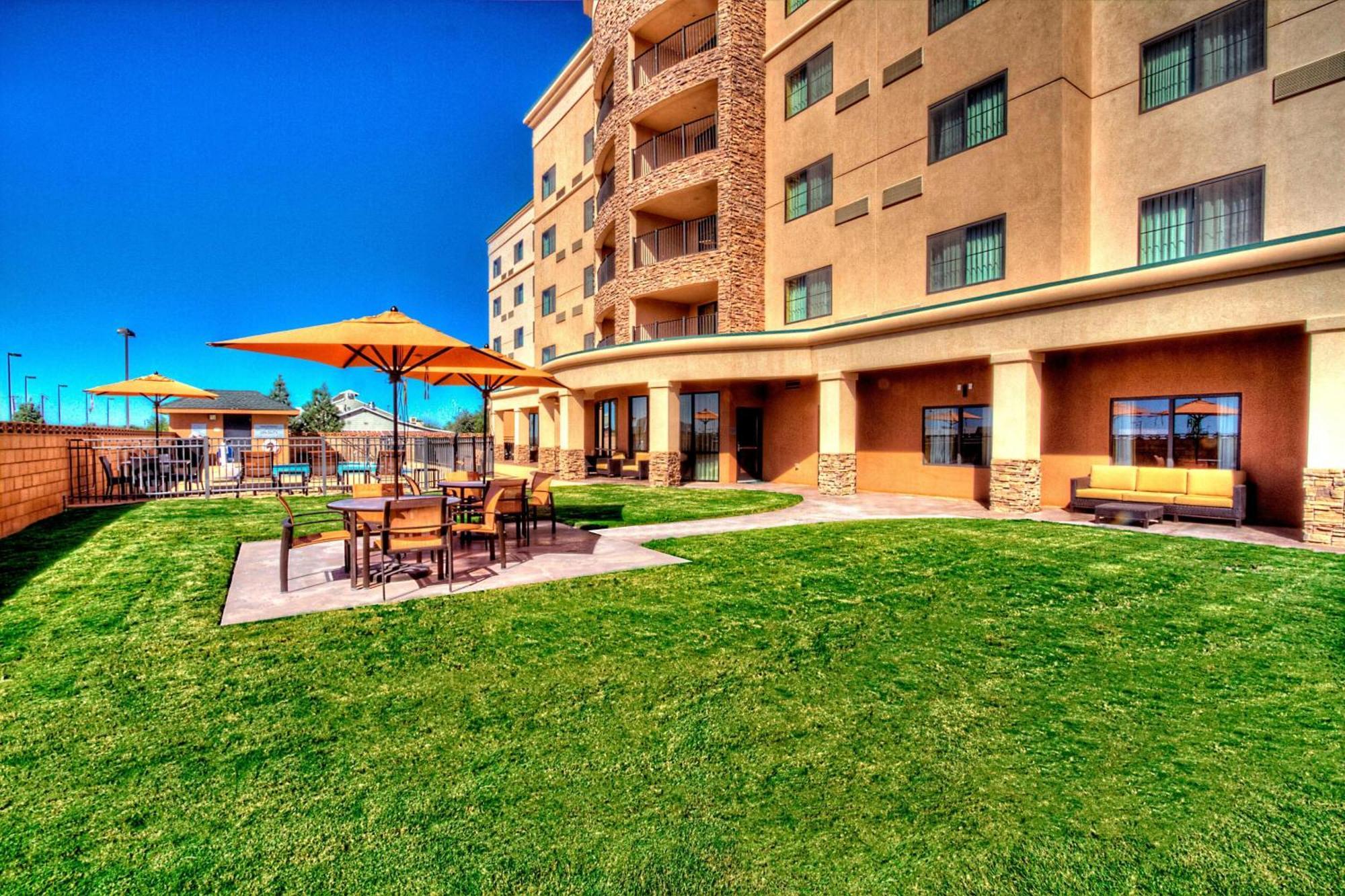 Courtyard By Marriott Midland Hotel Bagian luar foto