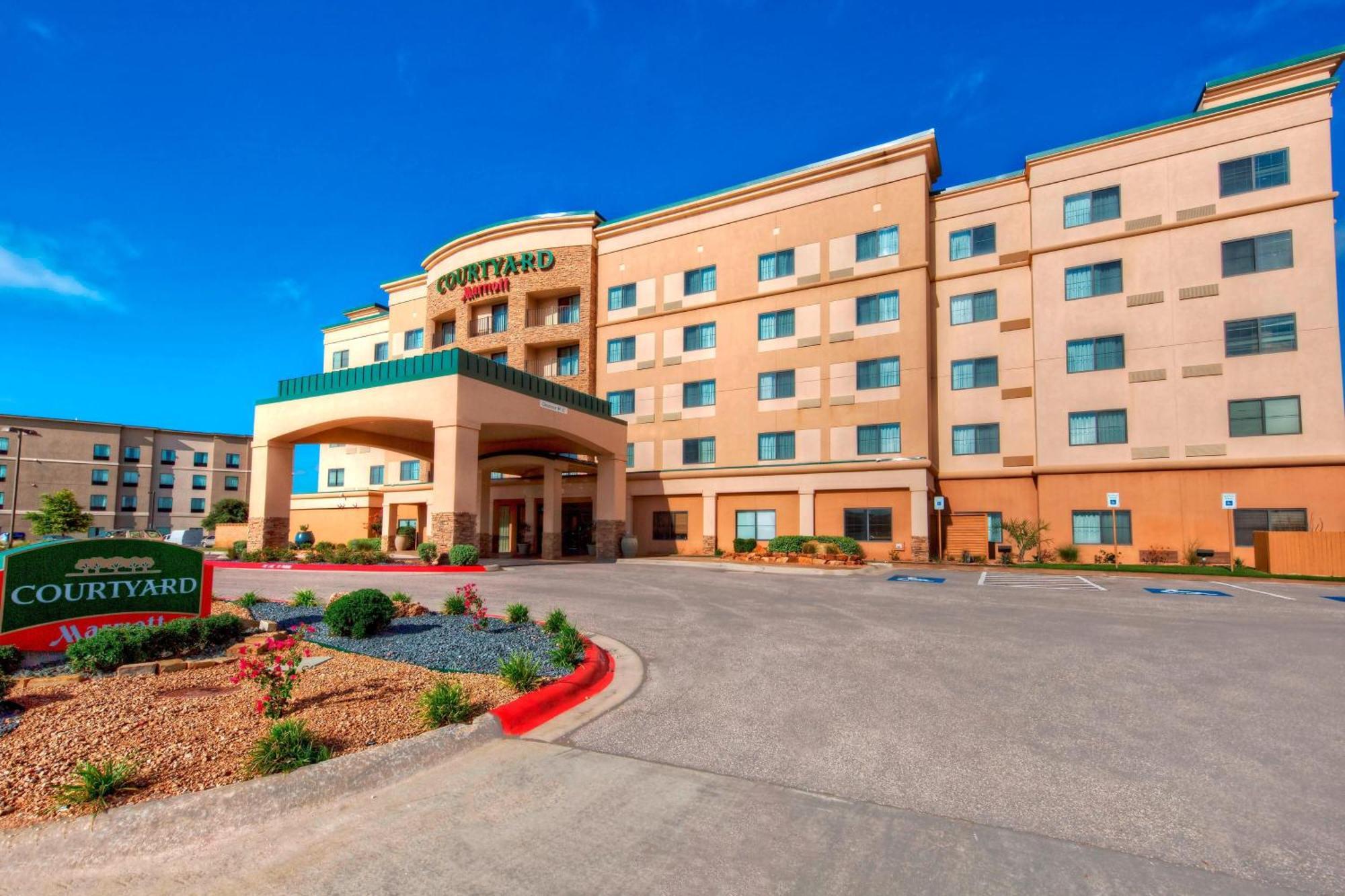 Courtyard By Marriott Midland Hotel Bagian luar foto