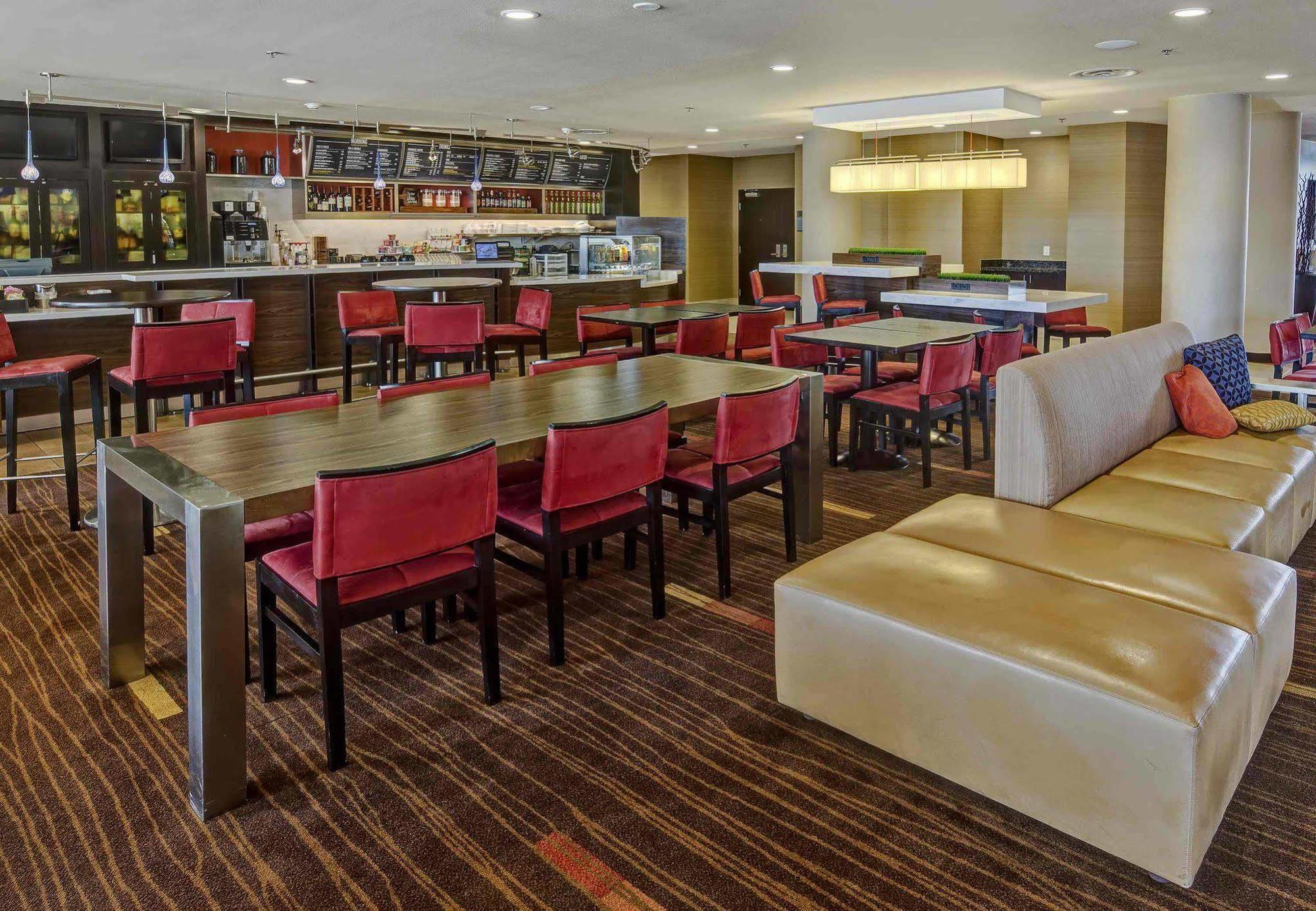 Courtyard By Marriott Midland Hotel Bagian luar foto