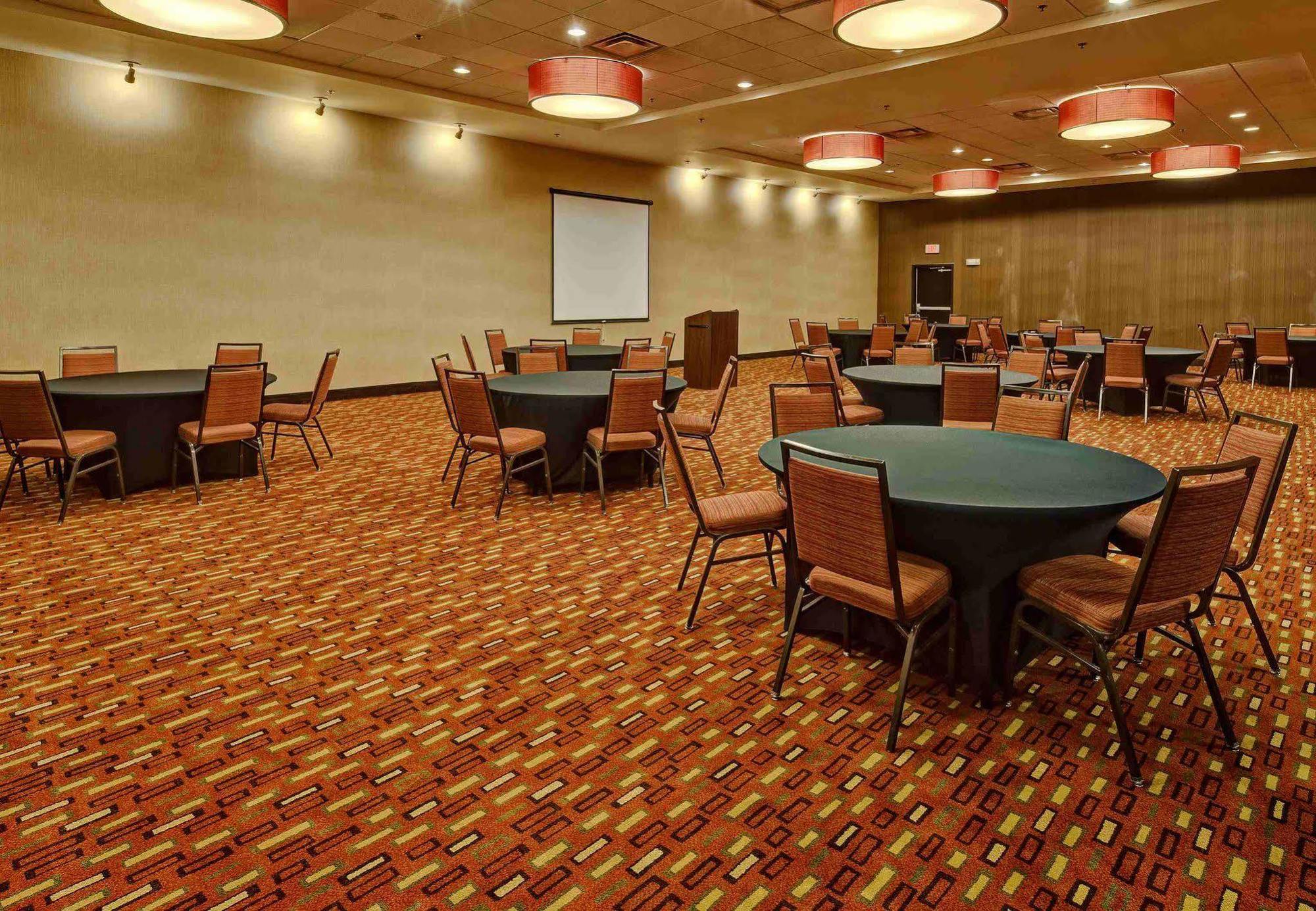 Courtyard By Marriott Midland Hotel Bagian luar foto