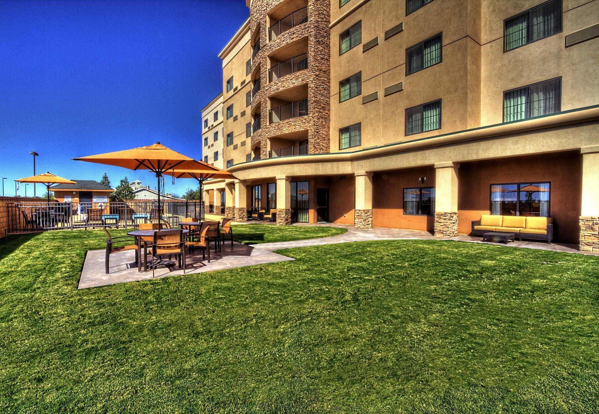 Courtyard By Marriott Midland Hotel Bagian luar foto
